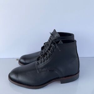 Red Wing Heritage Sheldon Black Leather Boots with Timeless Design